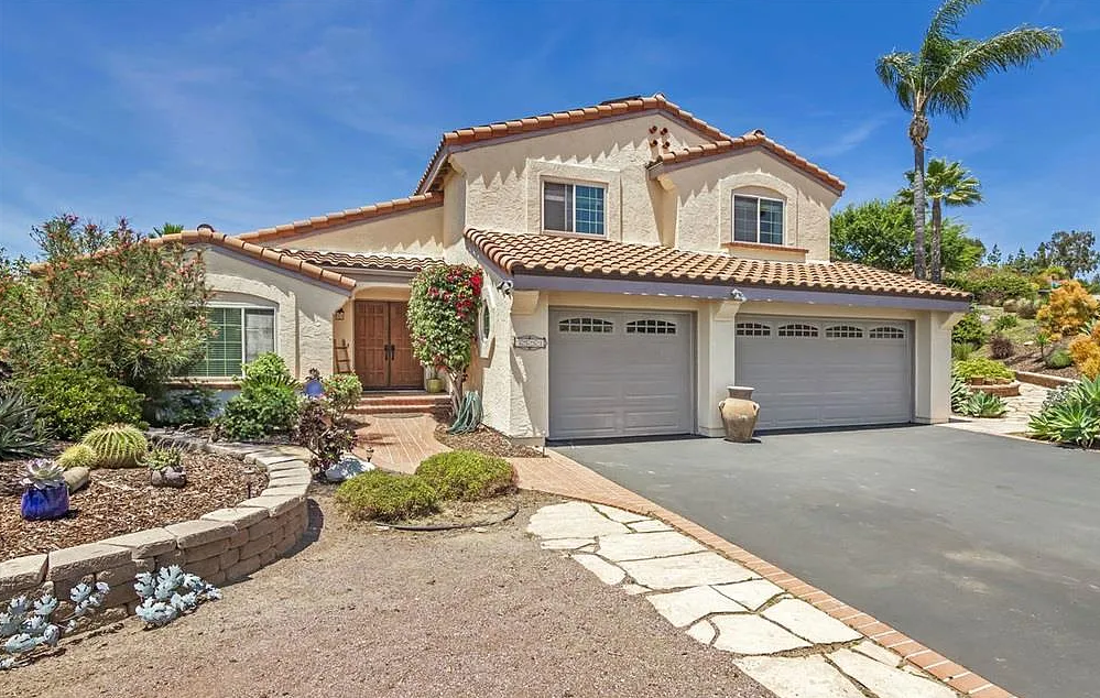 SOLD FOR $ 836,000